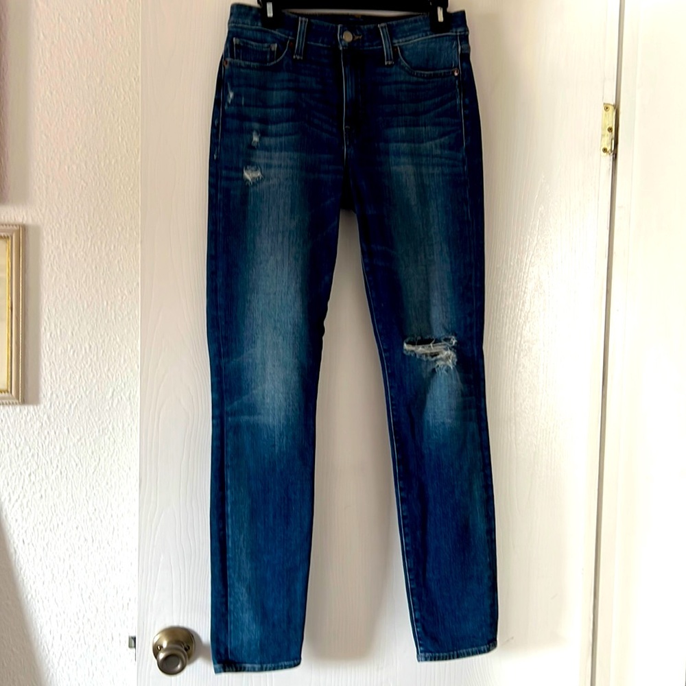 Lucky jeans, just one knee destructive